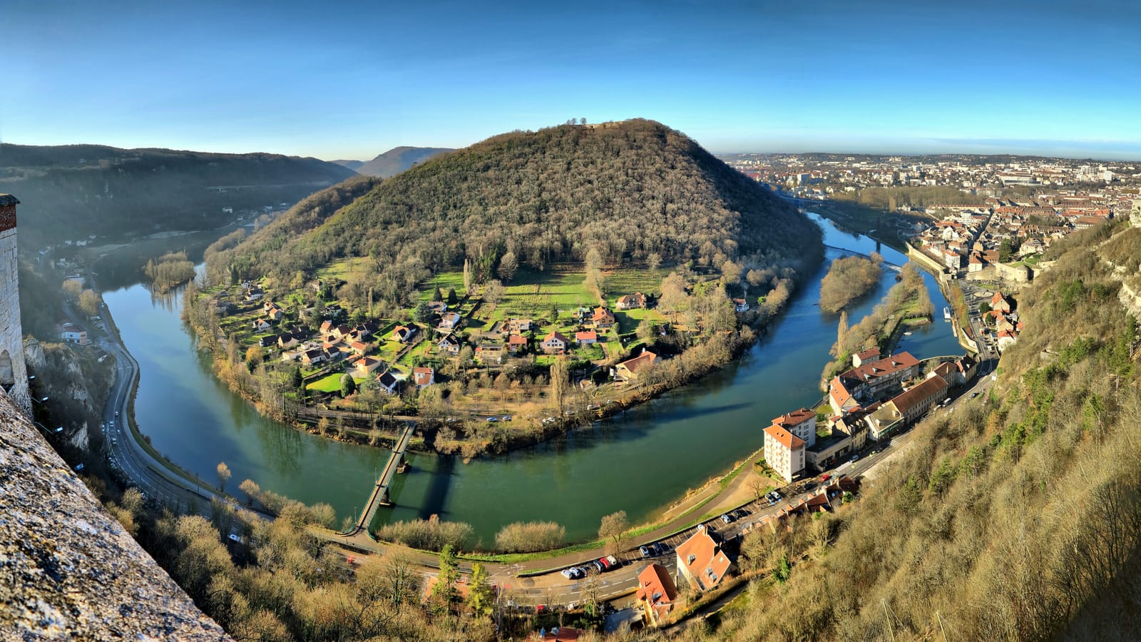 La boucle du Doubs depuis le rempart ouest de la Citadelle de Besançon